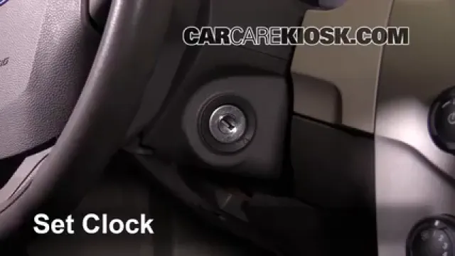 2008 Ford Focus SE 2.0L 4 Cyl. Coupe (2 Door) Reloj Fijar hora de reloj